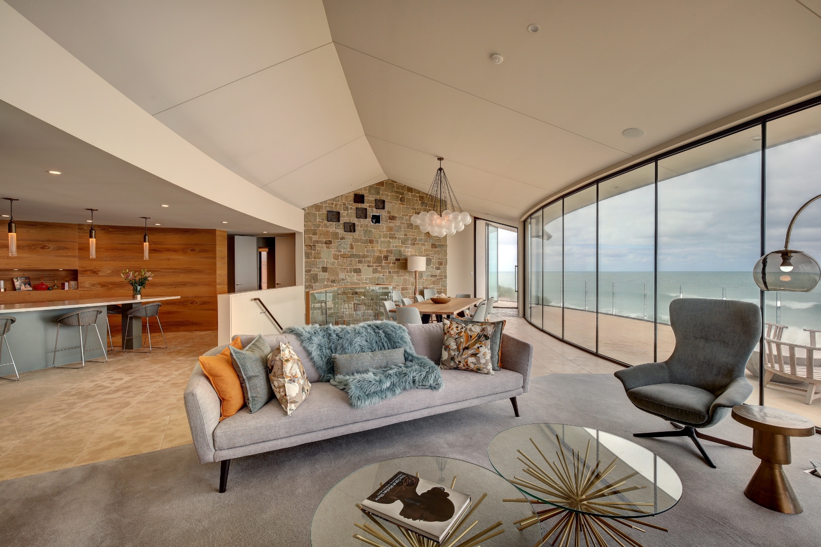 Copper Shack — Port Elliot, living and dining area