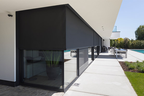 Renson Fixscreen® — Windproof Outdoor Screen