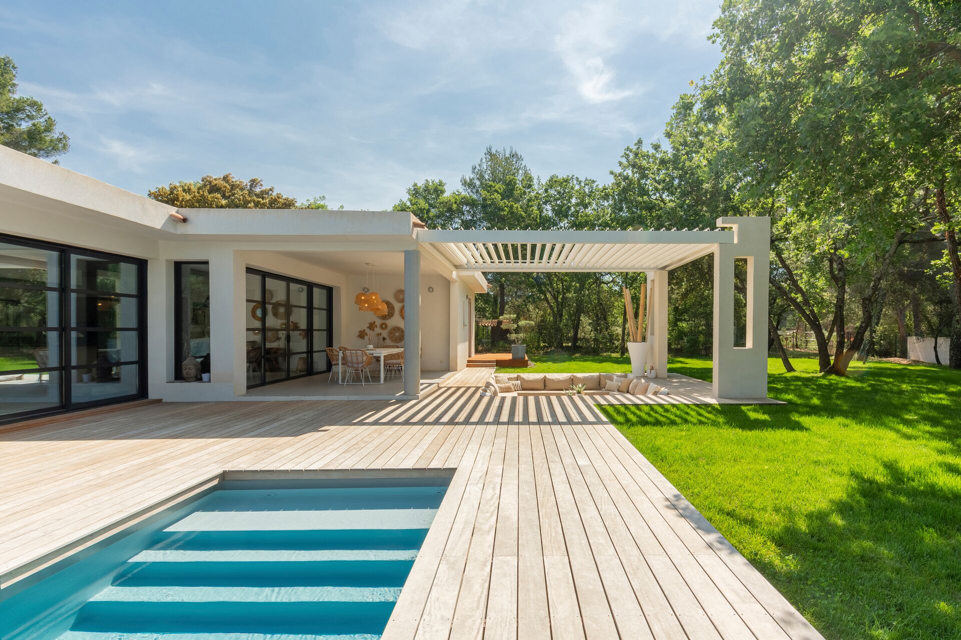 Renson Fixscreen® — Windproof Outdoor Screen