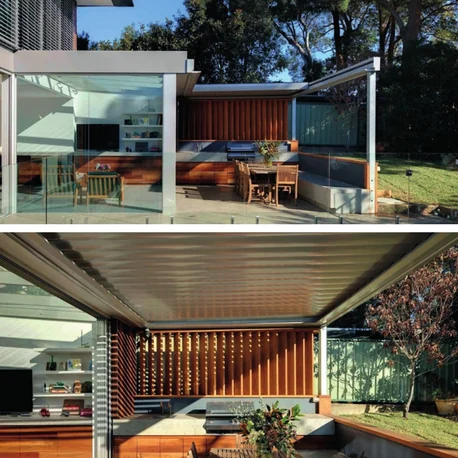 OR bioclimatic pergola with orientable, retractable aluminium louvres over a terrace